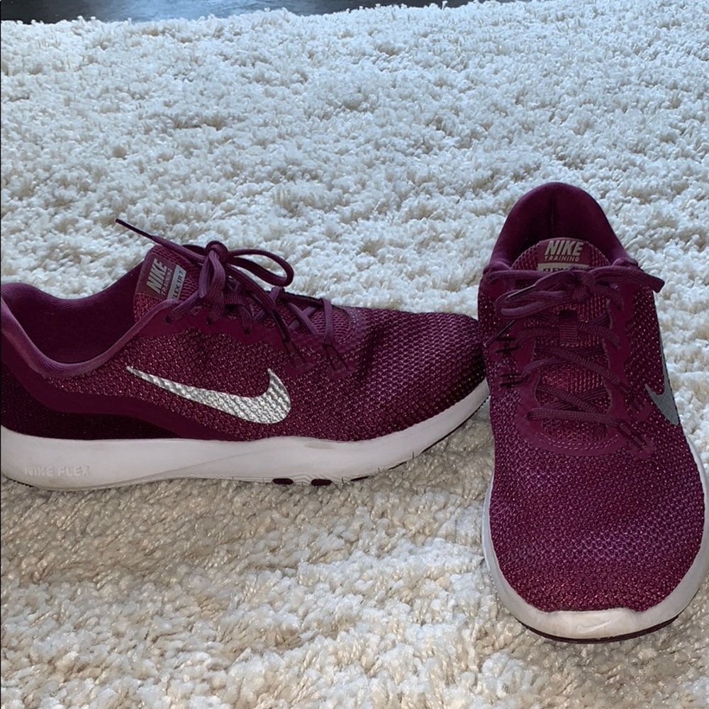 Nike Tennis Shoes